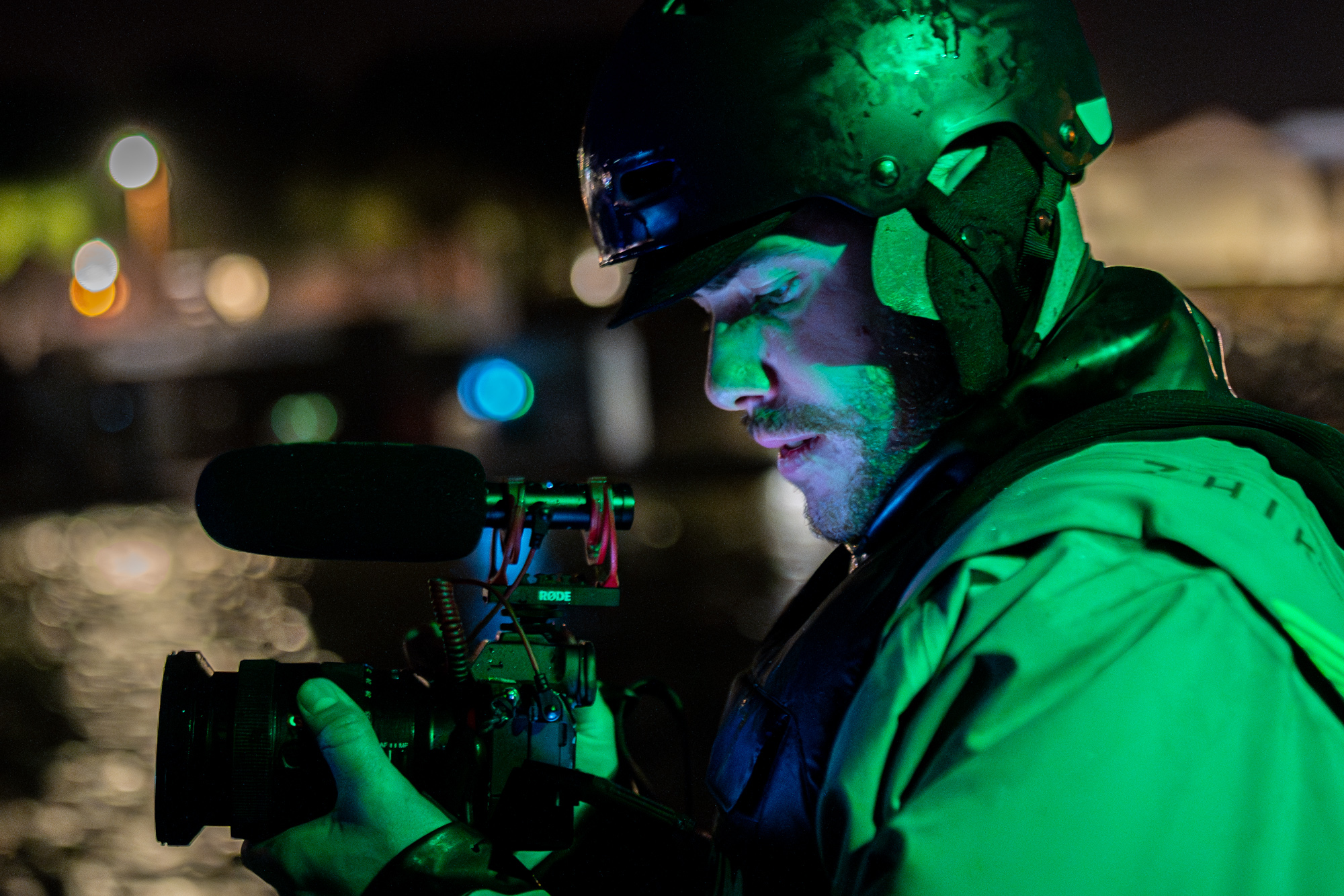 Offshore racing crew in demanding production conditions